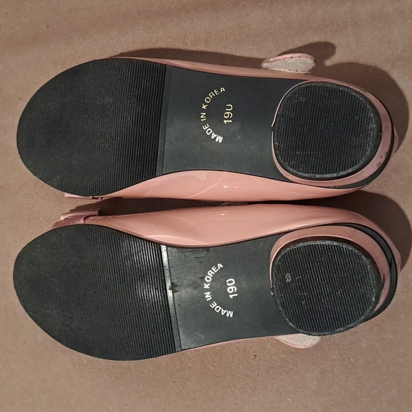 Kids Size 12 (190mm Korean sizing), pink patent dress shoes with velcro straps - Picture 5 of 7